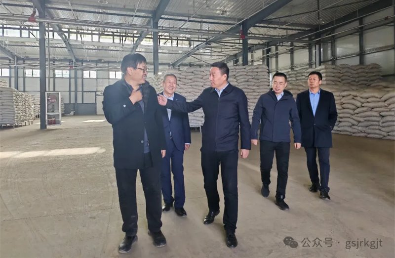 集团党委委员 副总经理赵星军赴开云足球甘南担保调研慰问